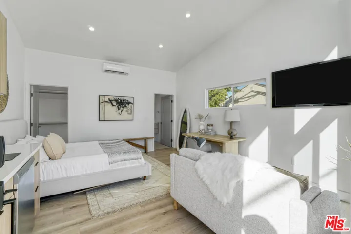 11959 W Juniette Street, Culver City, California 90230