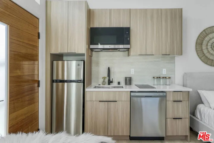 11959 W Juniette Street, Culver City, California 90230