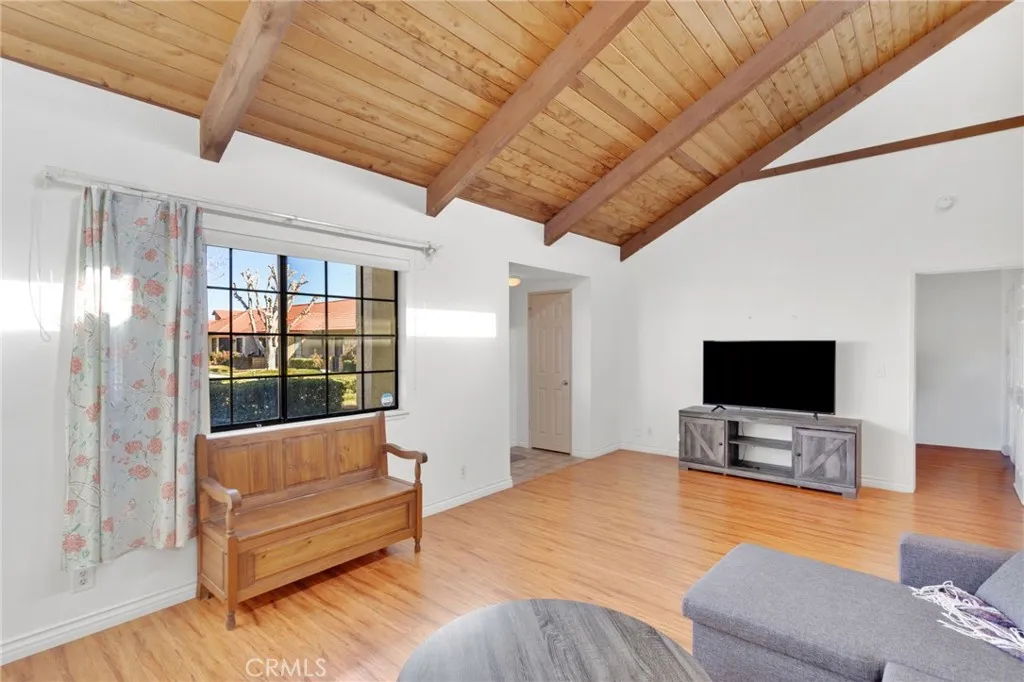 19228 Cottonwood Drive, Apple Valley, California 92308 — photo 5