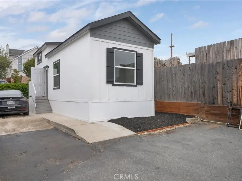 1477 Grand Ave #9