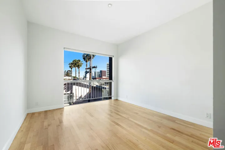 11628 Montana Avenue 206, Los Angeles, California 90049