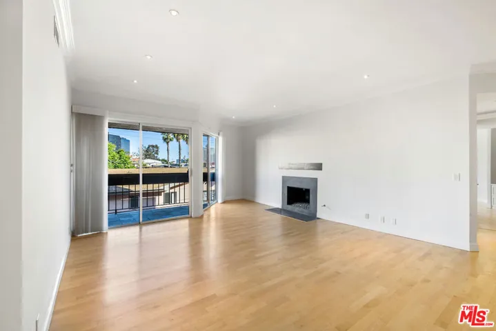 11628 Montana Avenue 206, Los Angeles, California 90049