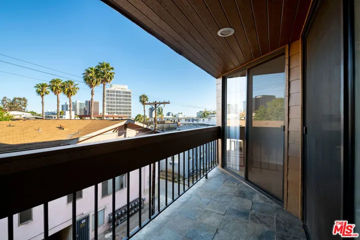 11628 Montana Avenue 206, Los Angeles, California 90049