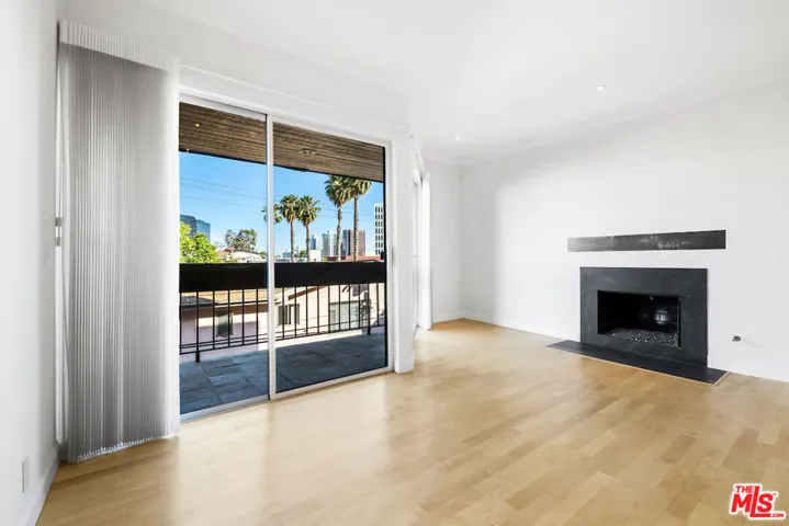 11628 Montana Avenue 206, Los Angeles, California 90049