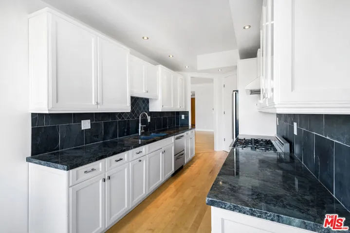 11628 Montana Avenue 206, Los Angeles, California 90049