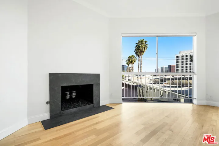 11628 Montana Avenue 206, Los Angeles, California 90049