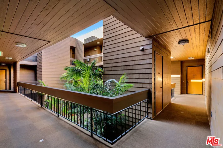 11628 Montana Avenue 206, Los Angeles, California 90049