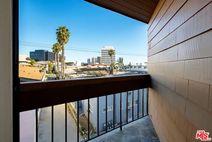11628 Montana Avenue 206, Los Angeles, California 90049