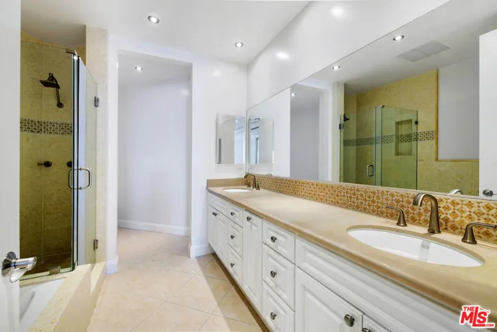 11628 Montana Avenue 206, Los Angeles, California 90049