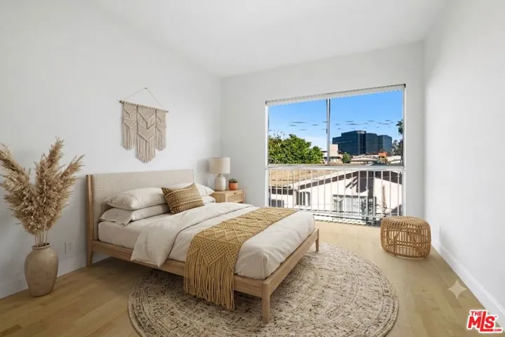 11628 Montana Avenue 206, Los Angeles, California 90049