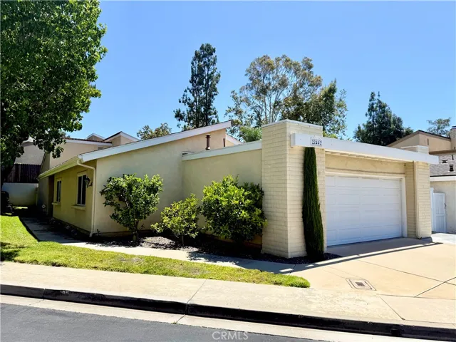 22442 Aliso Park, Lake Forest, California 92630