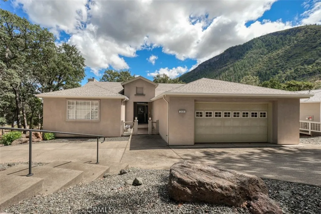 2686 Greenway