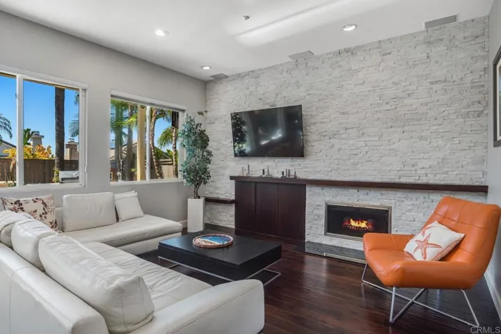 1157 Alexandra Lane, Encinitas, California 92024