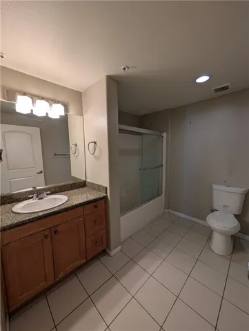 3740 Santa Rosalia, Los Angeles, California 90008