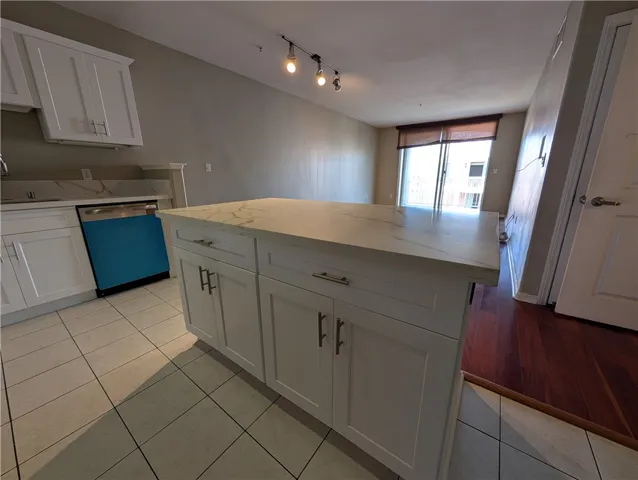 3740 Santa Rosalia, Los Angeles, California 90008