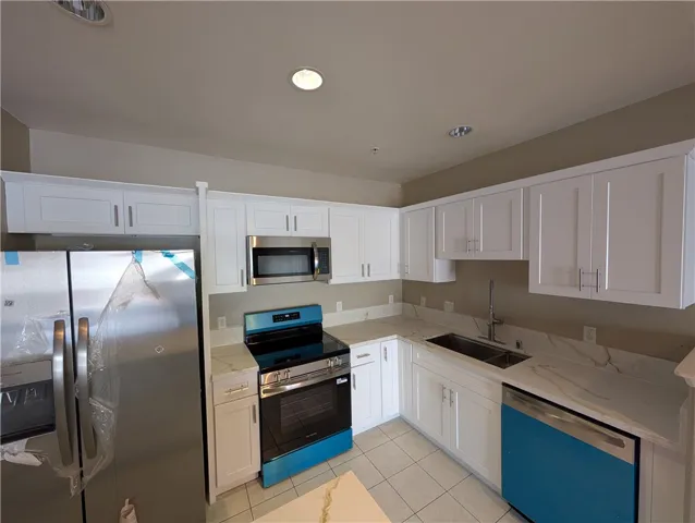 3740 Santa Rosalia, Los Angeles, California 90008