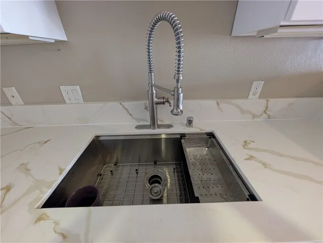 3740 Santa Rosalia, Los Angeles, California 90008