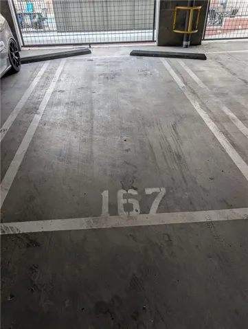 Unit parking is on upper Parking P1 parking is on P1. The elevator is marked incorrectly. Tandem parking