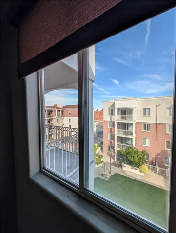 3740 Santa Rosalia, Los Angeles, California 90008