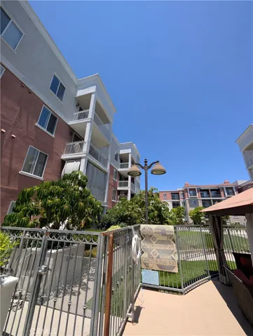 3740 Santa Rosalia, Los Angeles, California 90008