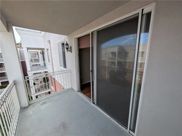 3740 Santa Rosalia, Los Angeles, California 90008
