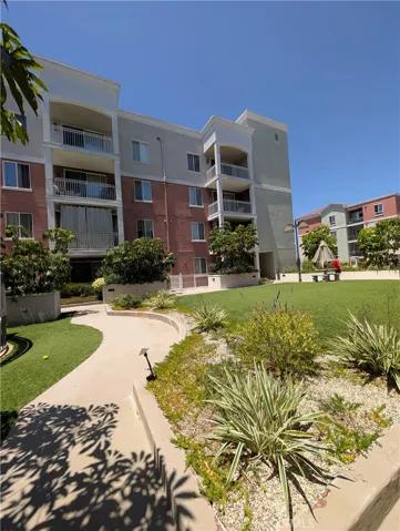 3740 Santa Rosalia, Los Angeles, California 90008