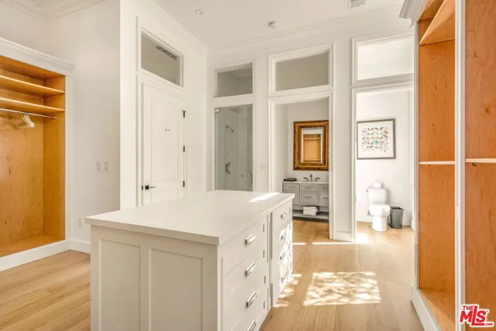 9669 Oak Pass Road, Beverly Hills, California 90210