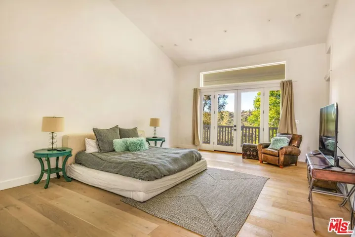 9669 Oak Pass Road, Beverly Hills, California 90210