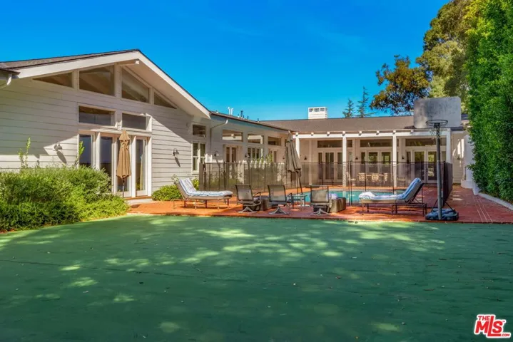 9669 Oak Pass Road, Beverly Hills, California 90210