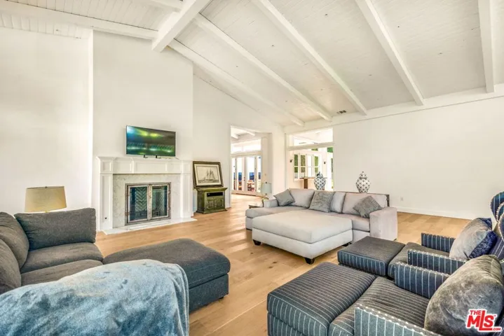 9669 Oak Pass Road, Beverly Hills, California 90210