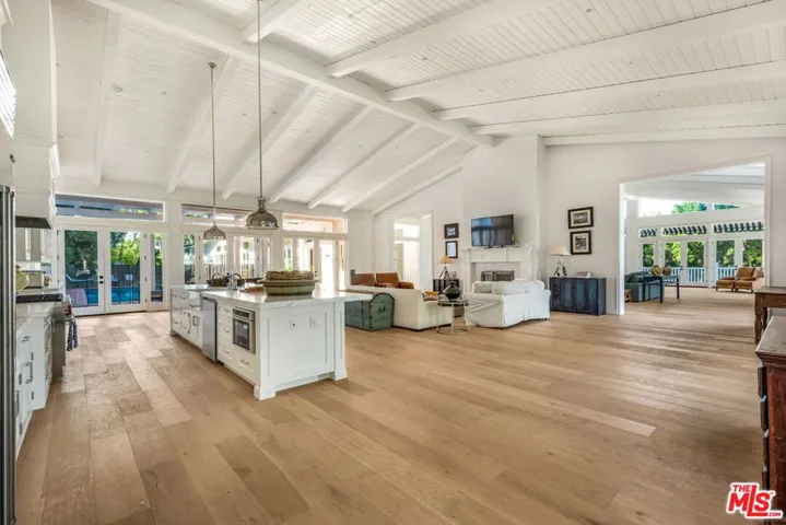 9669 Oak Pass Road, Beverly Hills, California 90210