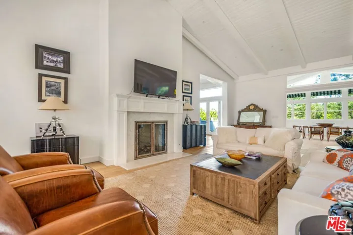 9669 Oak Pass Road, Beverly Hills, California 90210