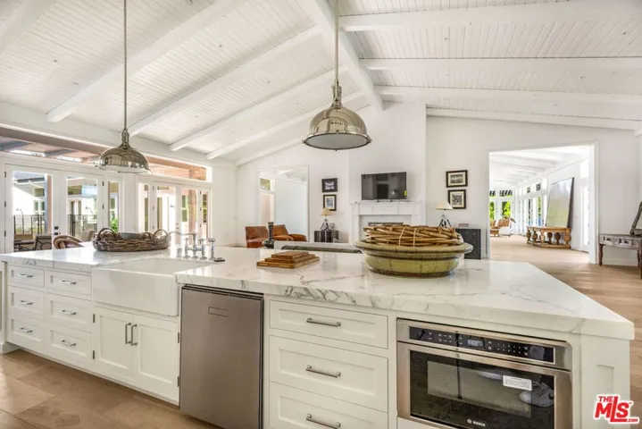9669 Oak Pass Road, Beverly Hills, California 90210