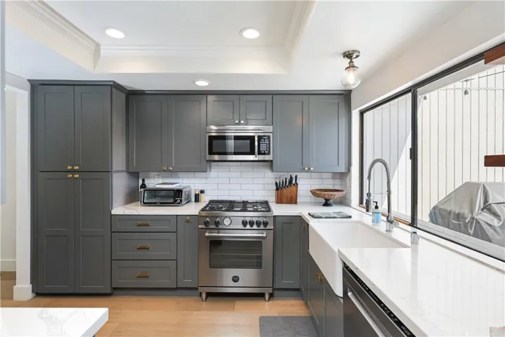 10 Ima Loa Court, Newport Beach, California 92663