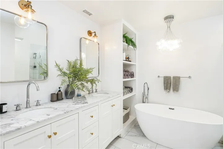 10 Ima Loa Court, Newport Beach, California 92663