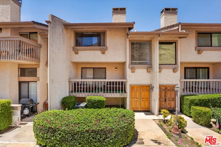 26004 Alizia Canyon Drive D, Calabasas, California 91302
