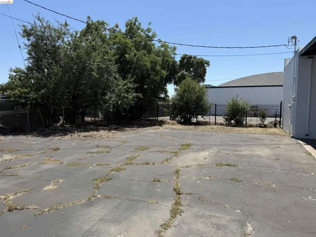 1402 Bourbon St, Stockton, California 95204