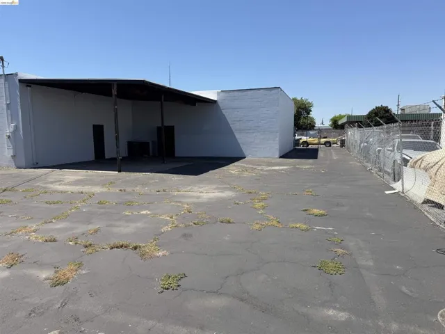 1402 Bourbon St, Stockton, California 95204