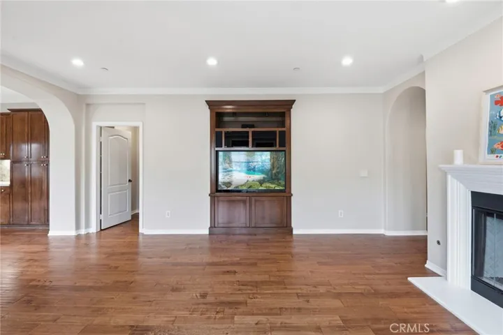 Crown moulding