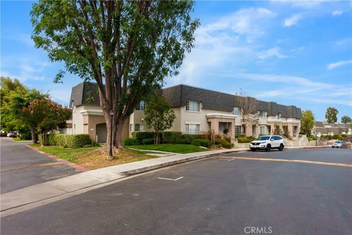 Well maintained complex