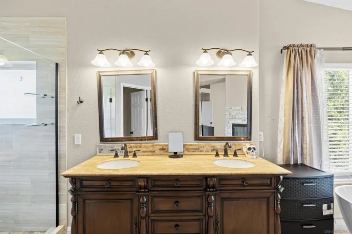 45632 Corte Lobos, Temecula, California 92592