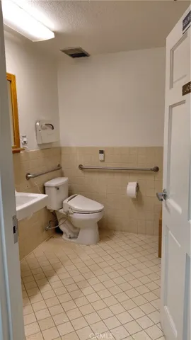 2009 W Foothill, Upland, California 91786