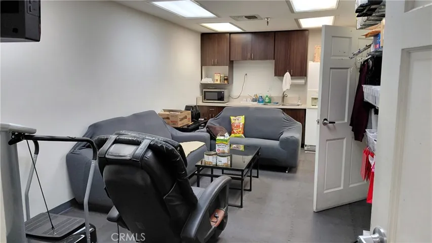 2009 W Foothill, Upland, California 91786