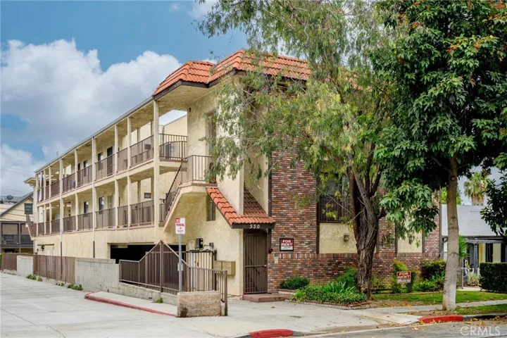 330 Pioneer Drive, Glendale, California 91203