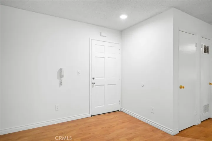330 Pioneer Drive, Glendale, California 91203