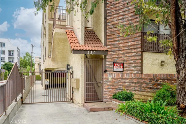330 Pioneer Drive, Glendale, California 91203