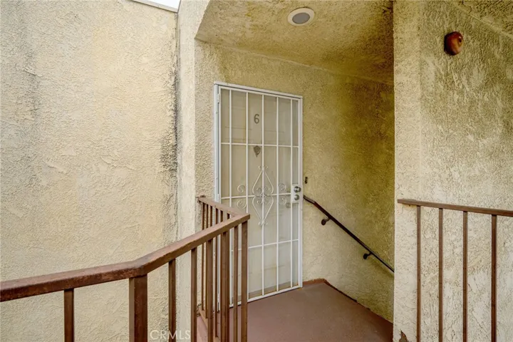 330 Pioneer Drive, Glendale, California 91203