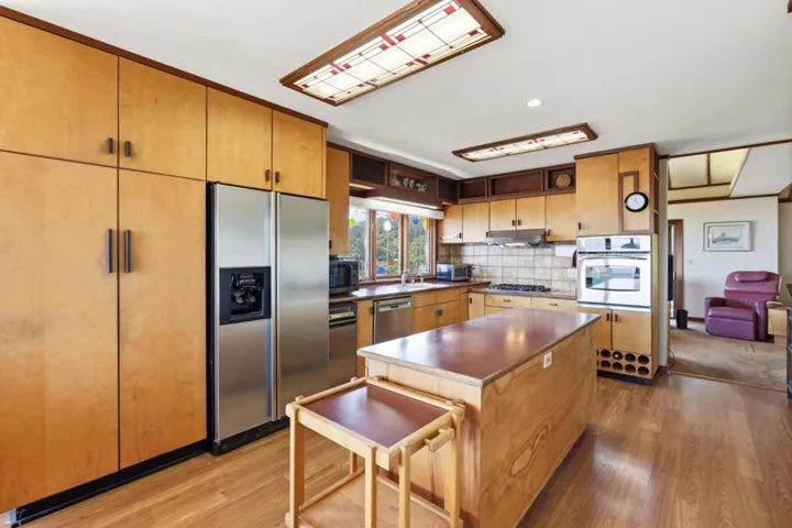 24 Kings Road, Brisbane, California 94005