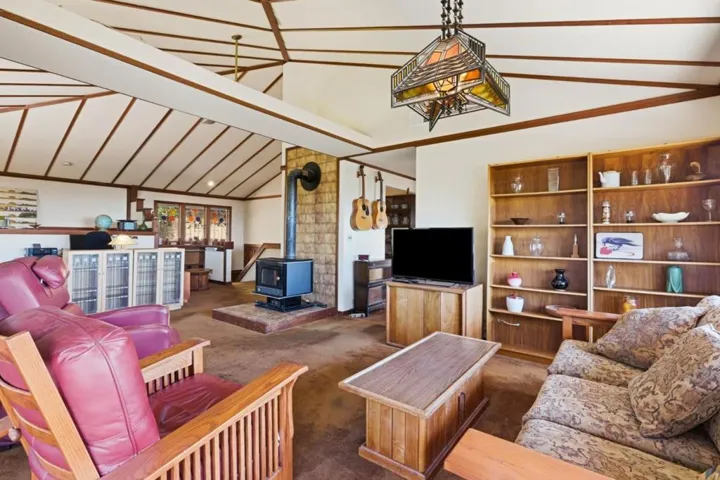 24 Kings Road, Brisbane, California 94005