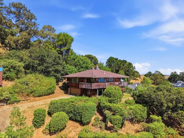 24 Kings Road, Brisbane, California 94005